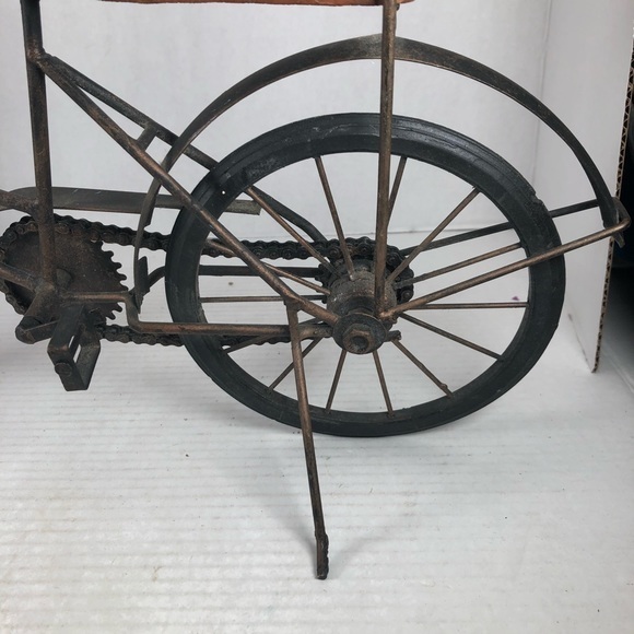 GRAYSON LANE DECORATIVE METAL BICYCLE 19"×12” - Picture 2 of 7